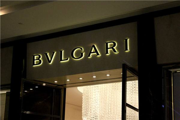 傳統燈箱與水晶燈箱的對比優勢 傳統燈箱與水晶燈箱的對比優勢